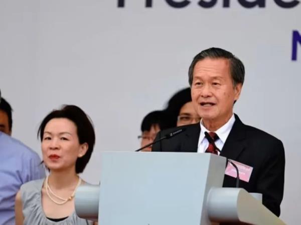 新加坡总统候选人陈建联对因“漂亮女孩”在线帖子而感到“不舒服”的女性表示歉意，但询问为何这些帖子会冒犯