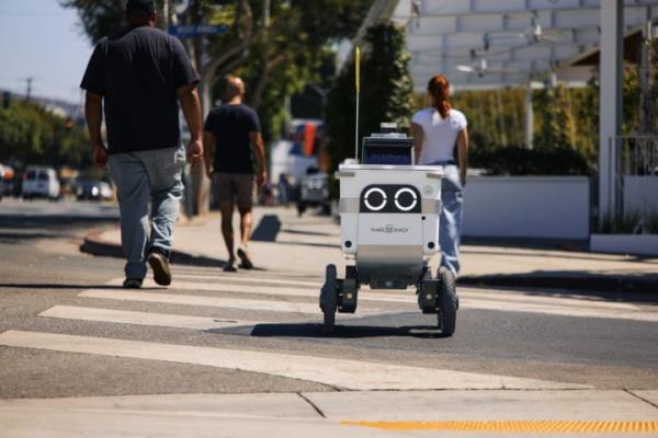 Serve Robotics delivery robot delivering for Shake Shack.